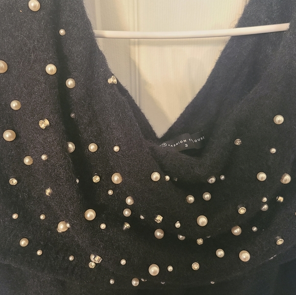 Size 3X F2F Black Off Shoulder Rhinestone and Pearl Black Sweater - Picture 4 of 6